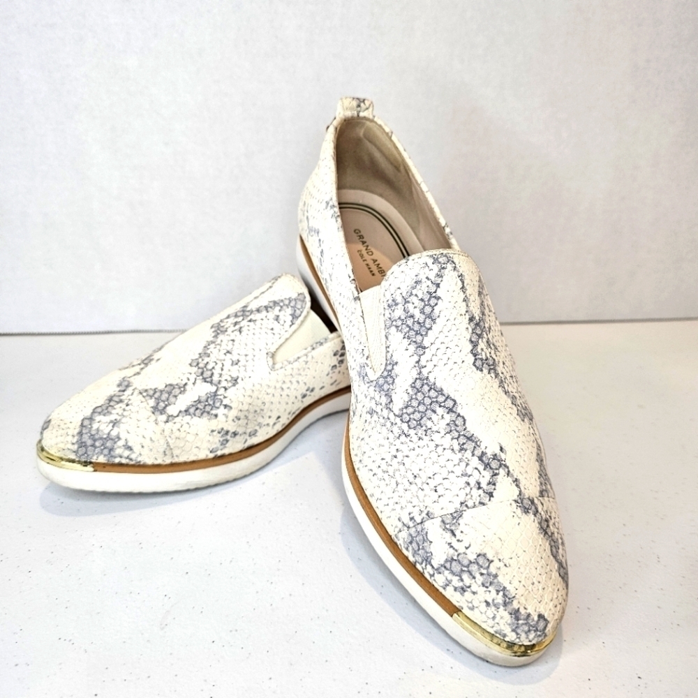 Cole Haan Grand Ambition Loafers Women's Size 6 Gray Snake Skin Print Slip On